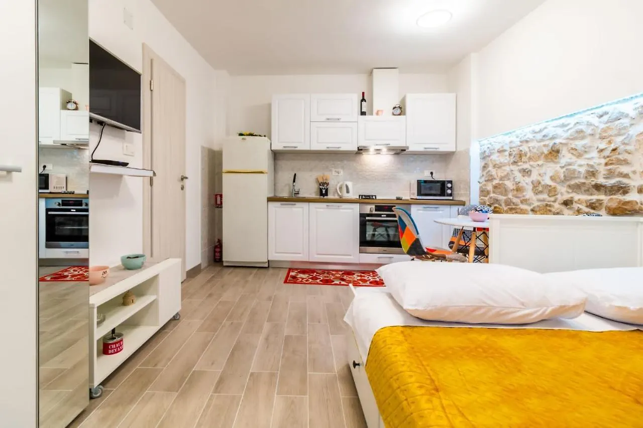 Apartment Studio Apartman Mirela Kastel Stafilic Kastela